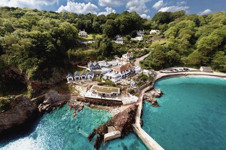 DogFriendly Hotels by the Sea / PetsPyjamas